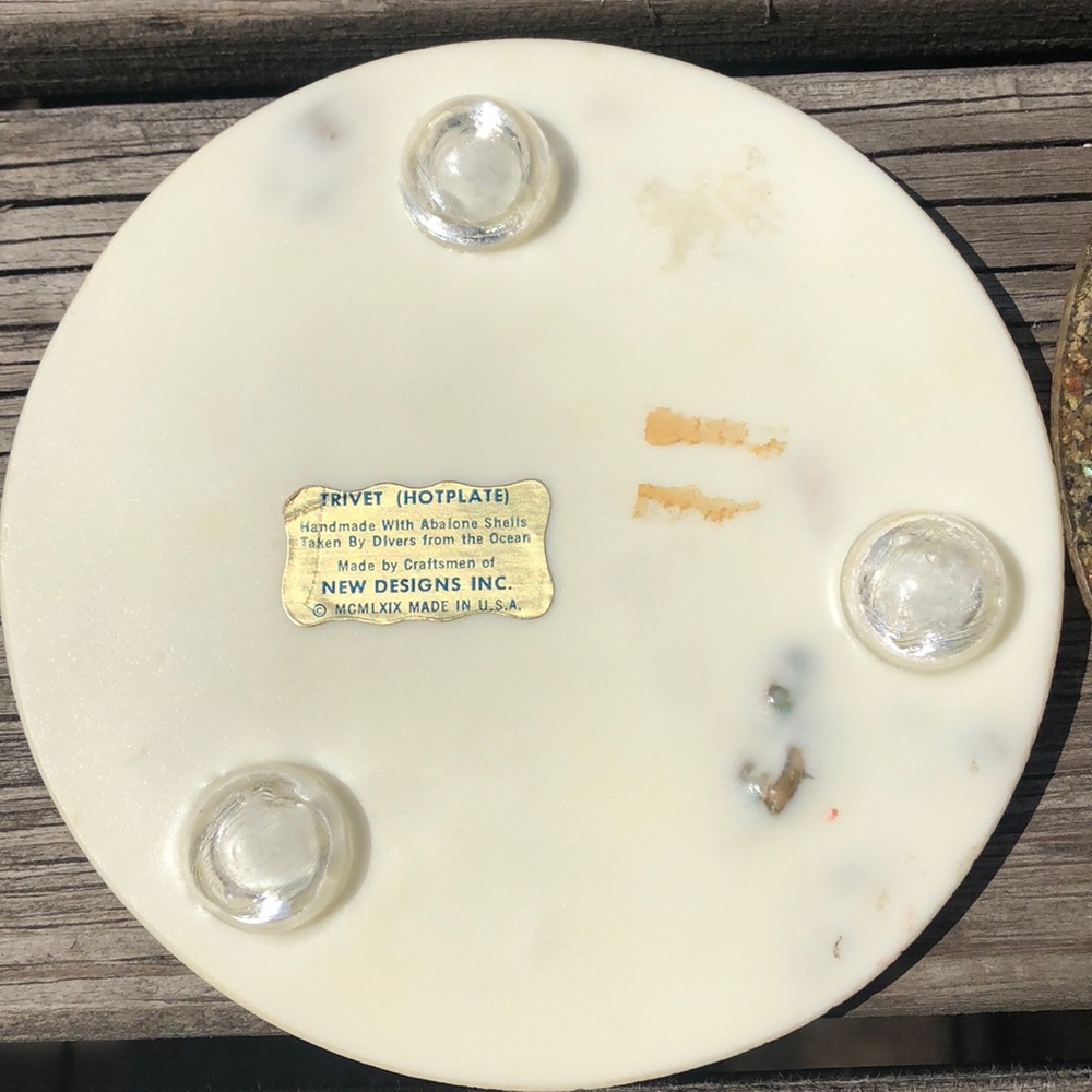 2 Abalone Shell Trivets - Picture 4 of 11
